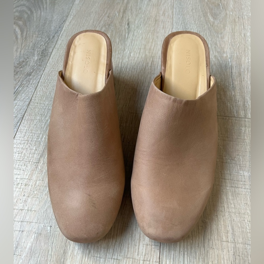 Nisolo Almond All Day heeled mules leather
